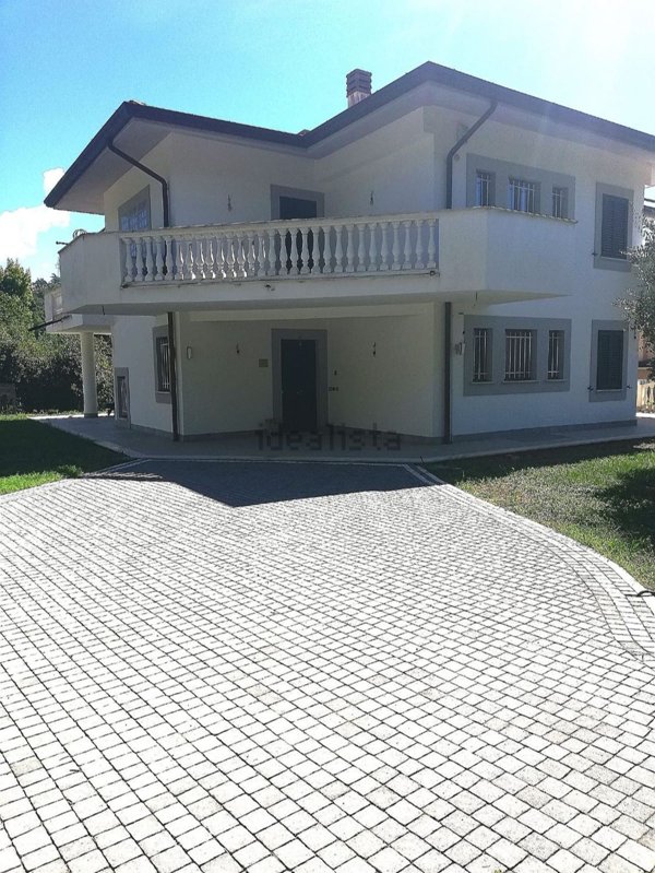 casa indipendente in vendita a Fontana Liri