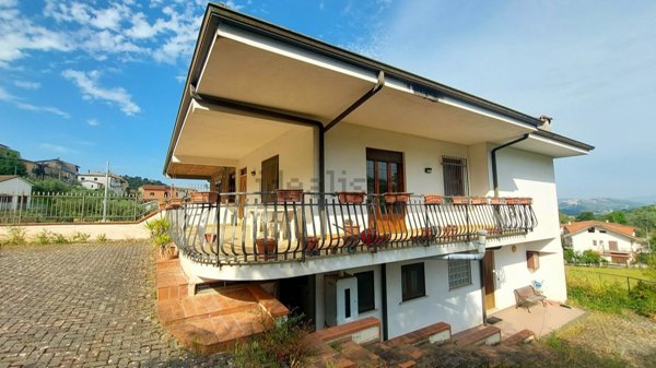 casa indipendente in vendita a Fontana Liri