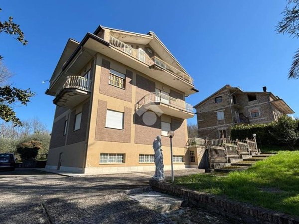 casa indipendente in vendita a Fontana Liri