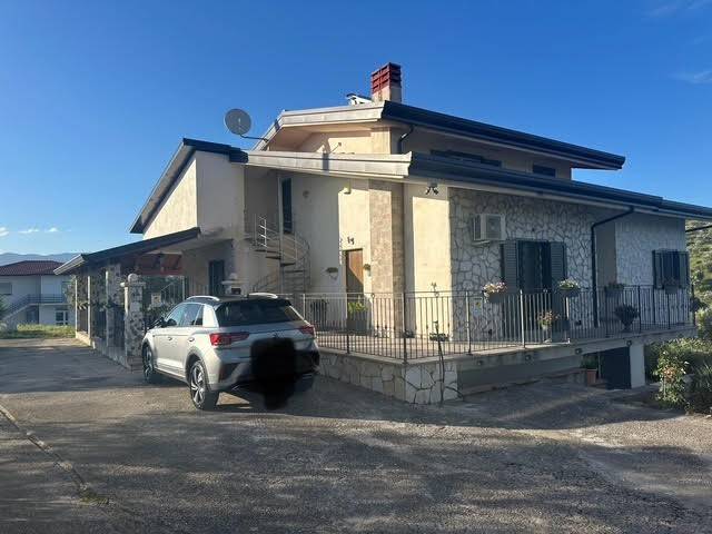 casa indipendente in vendita a Fontana Liri
