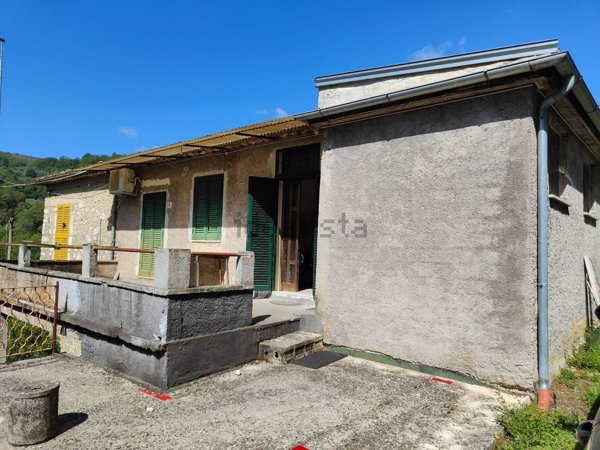 casa indipendente in vendita a Fontana Liri