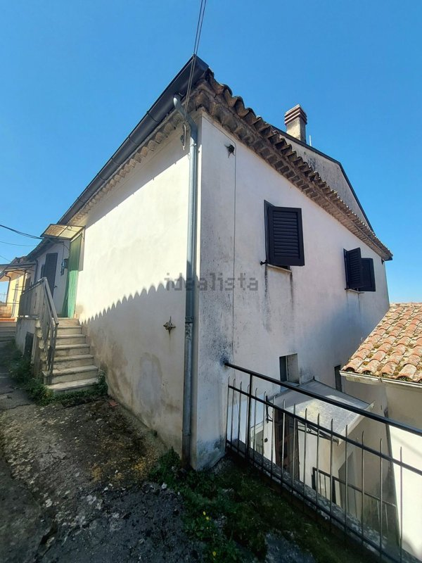 casa semindipendente in vendita a Fontana Liri
