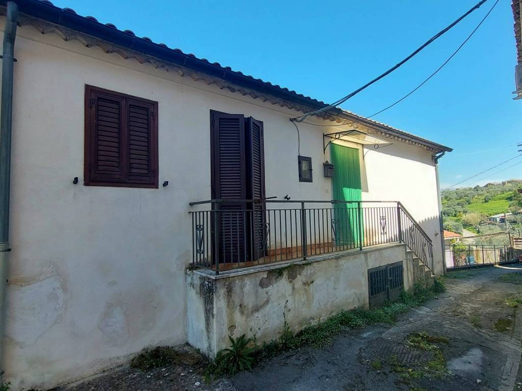 casa indipendente in vendita a Fontana Liri