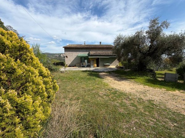 casa indipendente in vendita a Fontana Liri