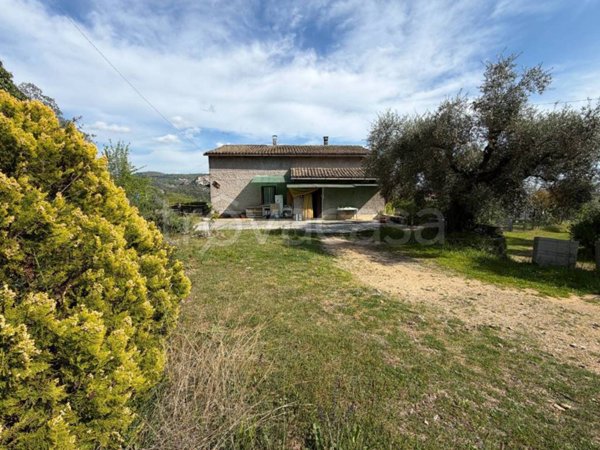 casa indipendente in vendita a Fontana Liri