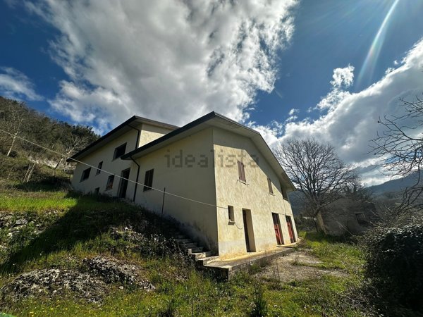 casale in vendita a Fontana Liri
