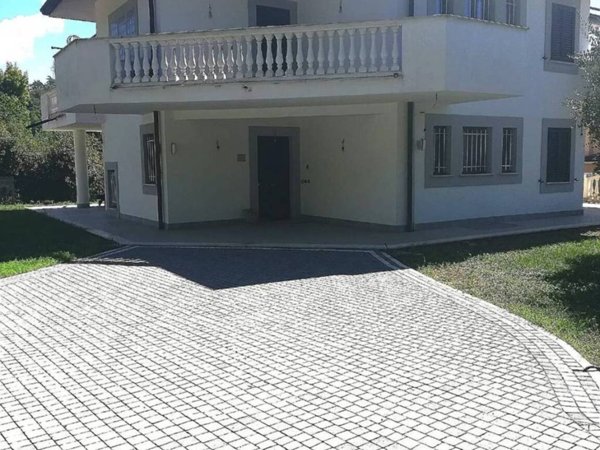 casa indipendente in vendita a Fontana Liri