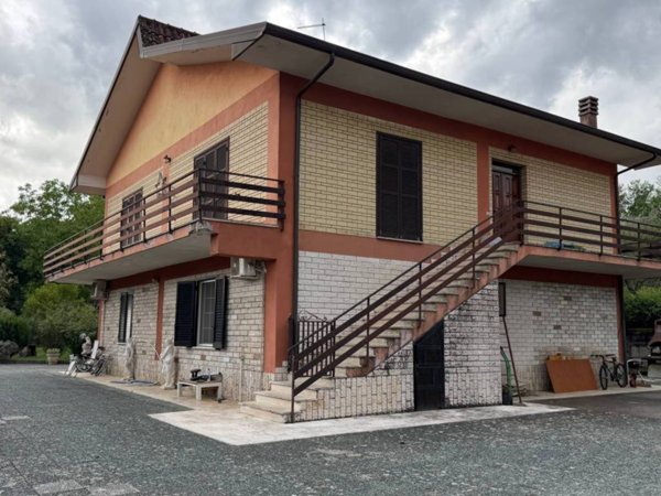 casa indipendente in vendita a Fontana Liri