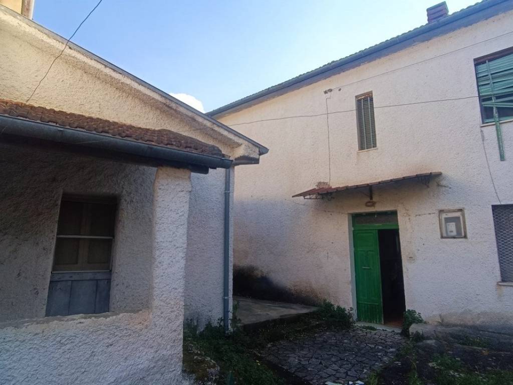 casa indipendente in vendita a Fontechiari