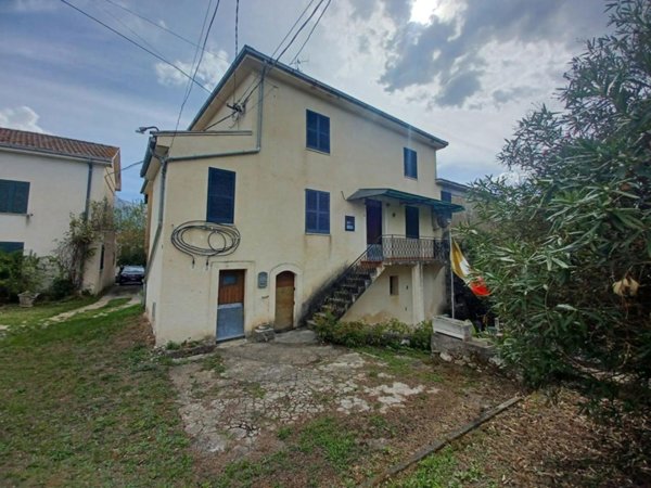 casa indipendente in vendita a Fontechiari