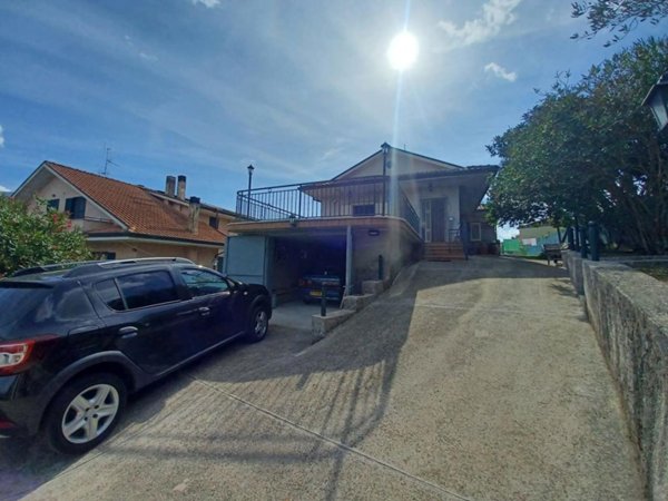 casa indipendente in vendita a Fontechiari