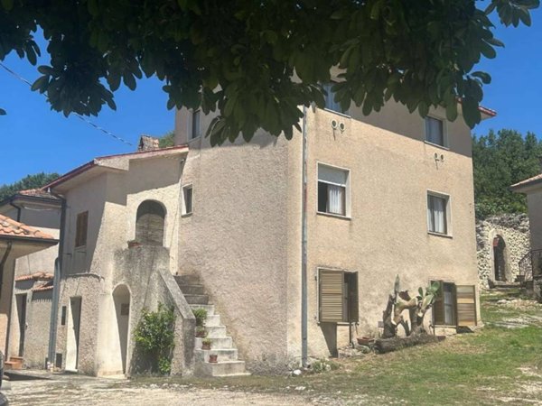 casa indipendente in vendita a Fontechiari