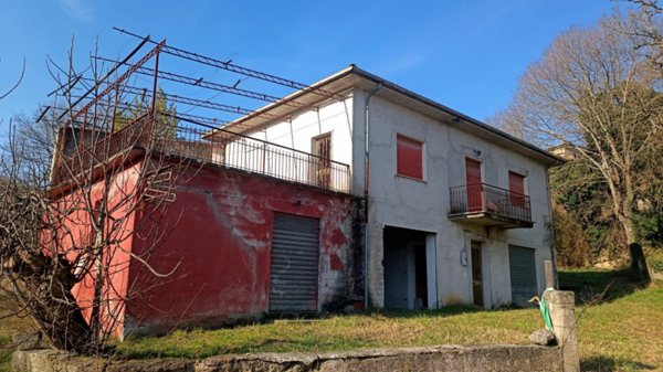 casa indipendente in vendita a Fontechiari