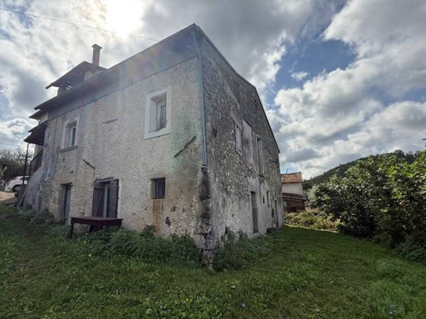 casa indipendente in vendita a Fontechiari