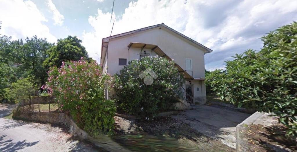 casa indipendente in vendita a Fontechiari