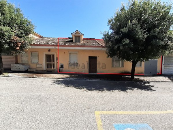 casa indipendente in vendita a Fontechiari