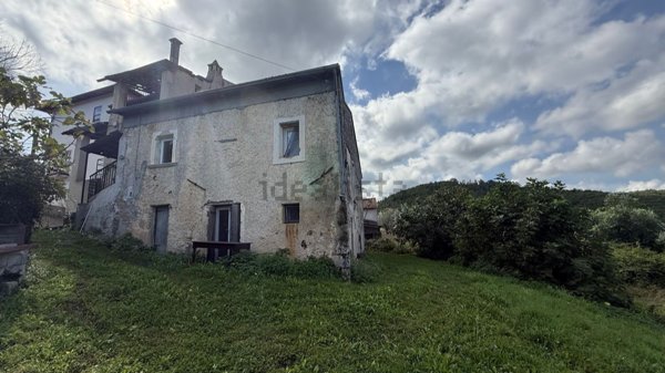 casa indipendente in vendita a Fontechiari