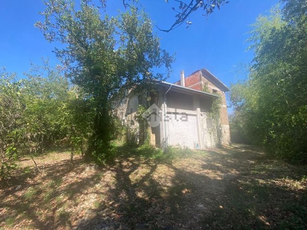 casale in vendita a Fontechiari