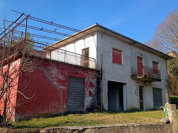 casa indipendente in vendita a Fontechiari