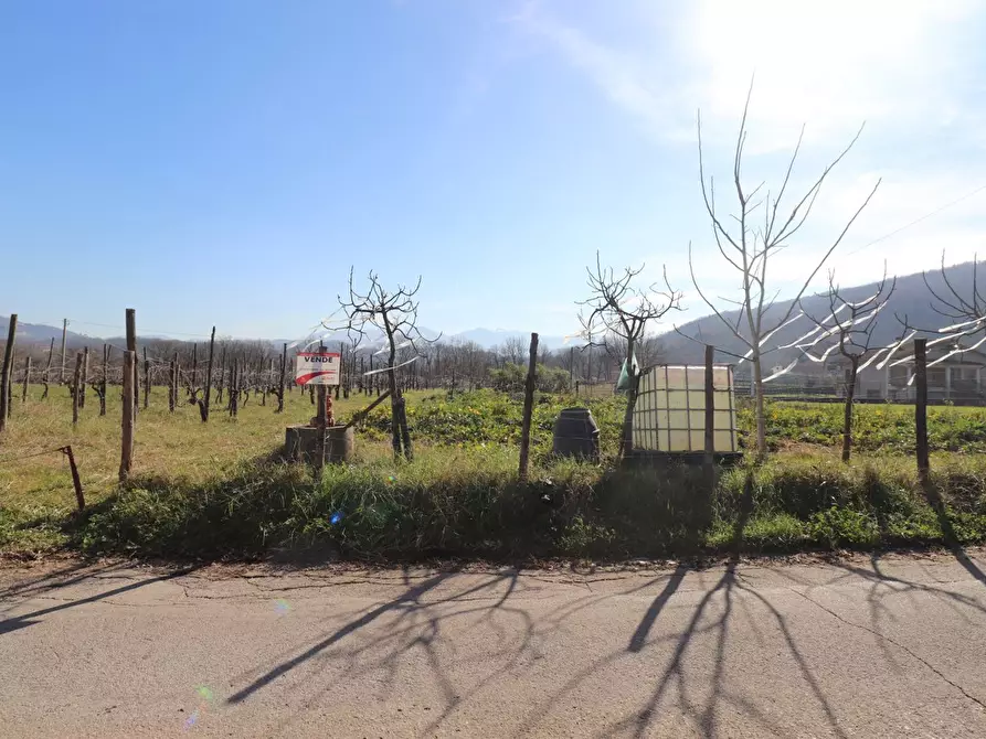 terreno edificabile in vendita a Fontechiari