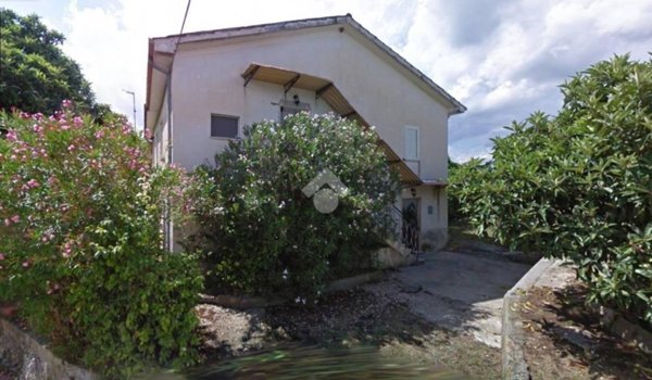casa indipendente in vendita a Fontechiari
