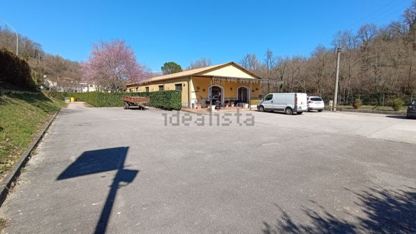 negozio in vendita a Fontechiari
