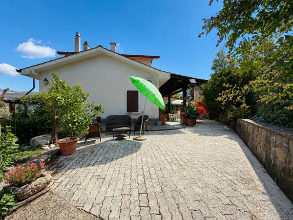 casa indipendente in vendita a Fontechiari