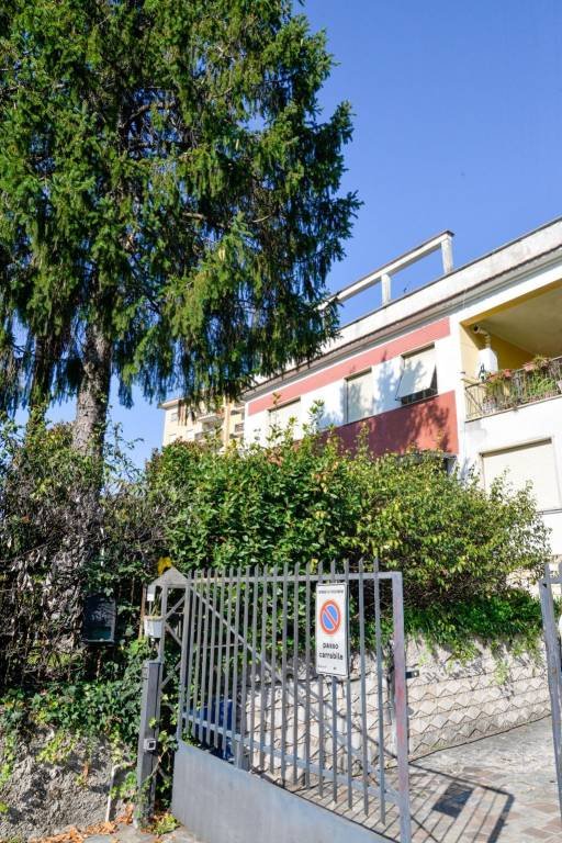 casa indipendente in vendita a Frosinone