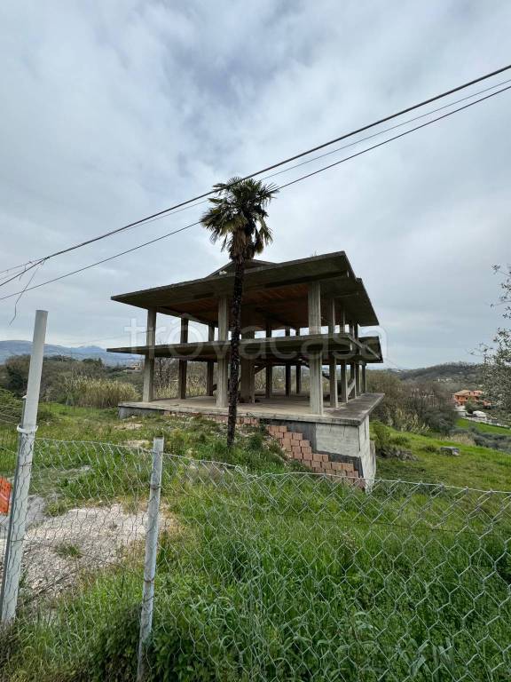 casa indipendente in vendita a Frosinone
