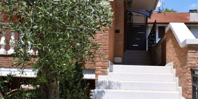 casa indipendente in vendita a Frosinone