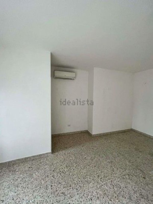 locale commerciale in vendita a Frosinone
