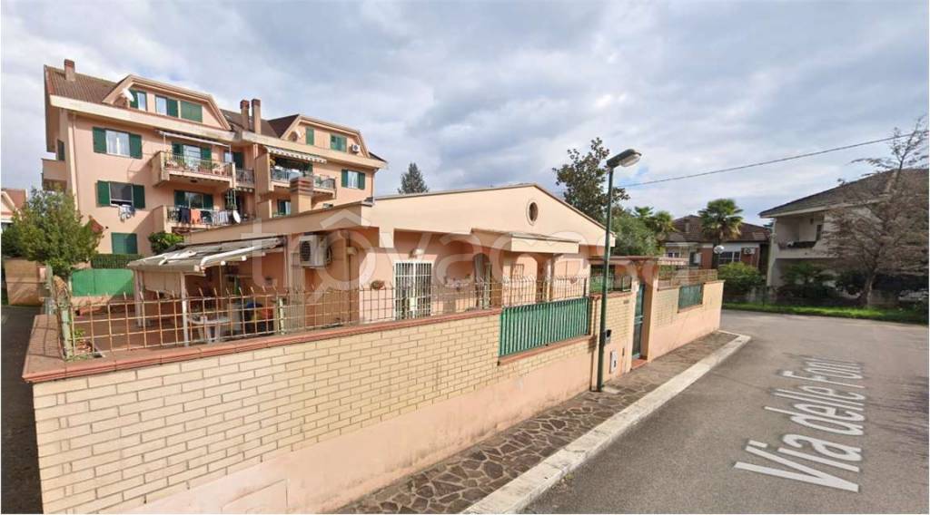 casa indipendente in vendita a Frosinone