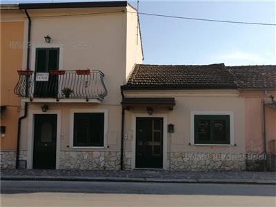 casa semindipendente in vendita a Frosinone