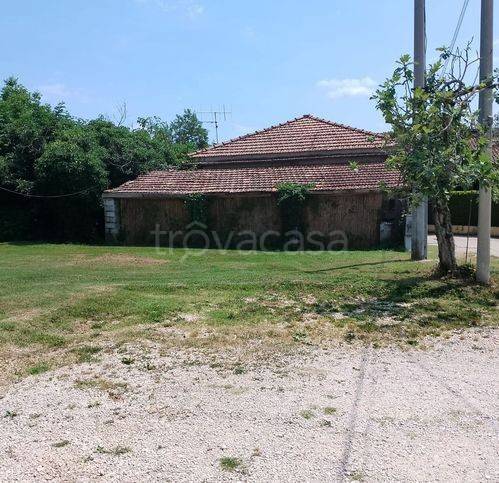 casa indipendente in vendita a Frosinone