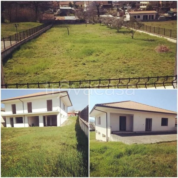 casa indipendente in vendita a Frosinone