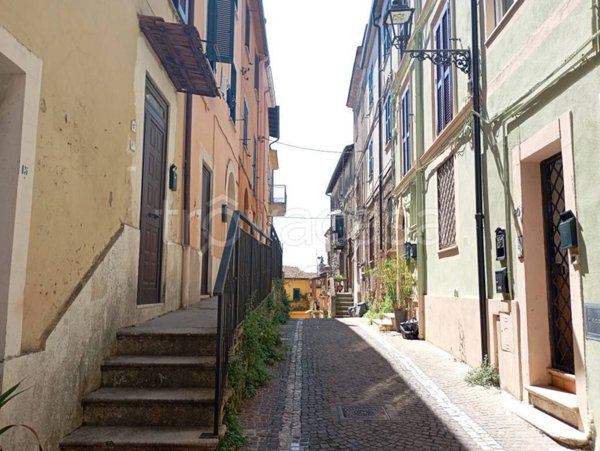 casa indipendente in vendita a Frosinone