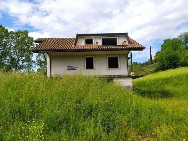 casa indipendente in vendita a Frosinone