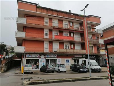 casa indipendente in vendita a Frosinone