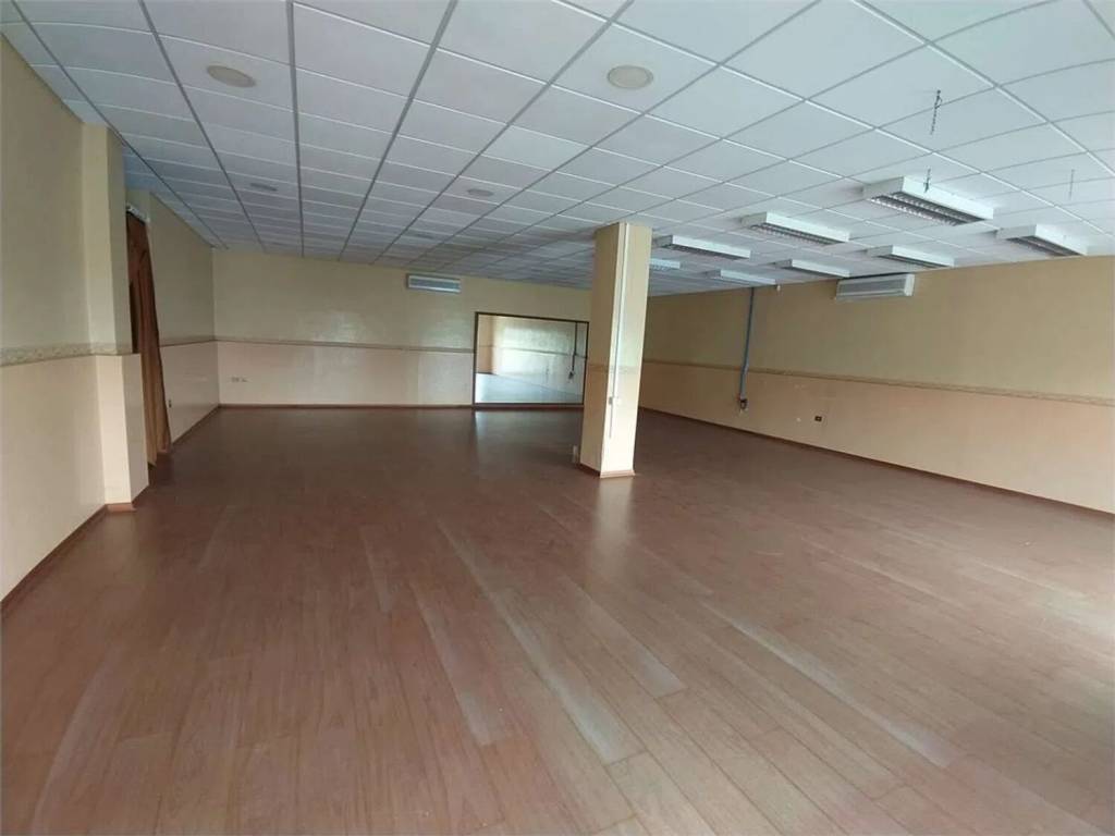 locale commerciale in vendita a Frosinone