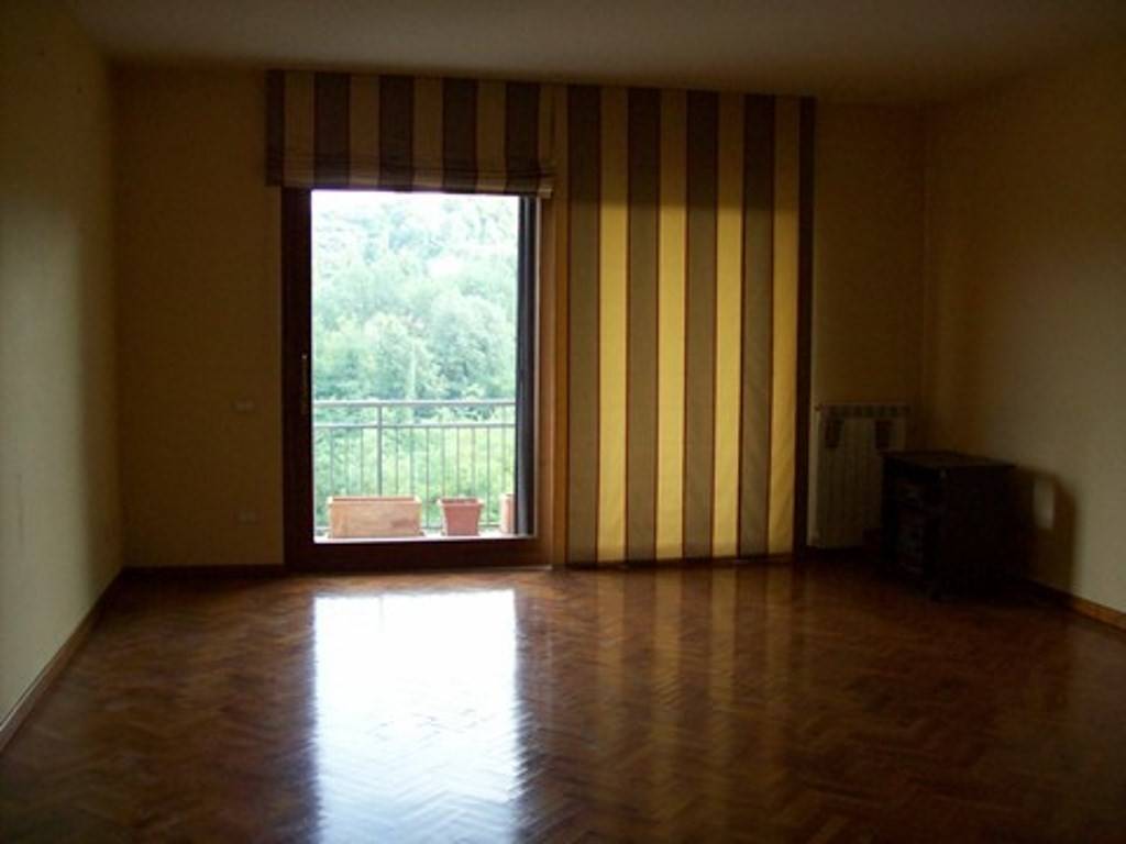 casa indipendente in vendita a Frosinone