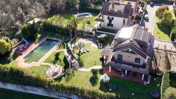casa indipendente in vendita a Frosinone