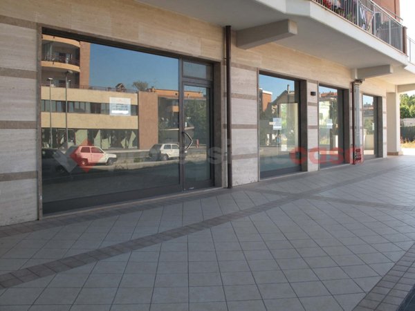 negozio in vendita a Frosinone