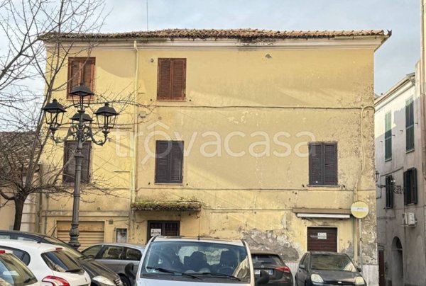 casa indipendente in vendita a Frosinone
