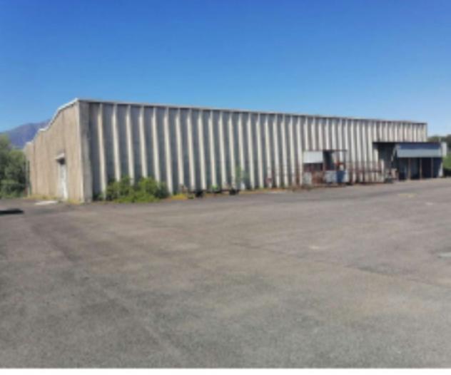 locale commerciale in vendita a Frosinone