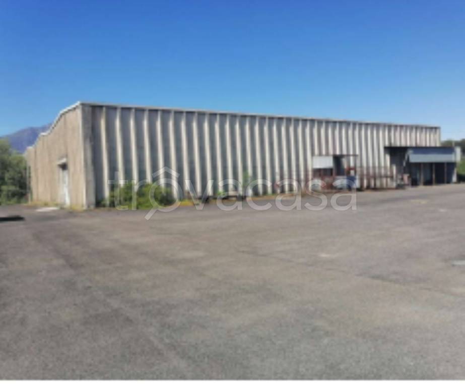 locale commerciale in vendita a Frosinone