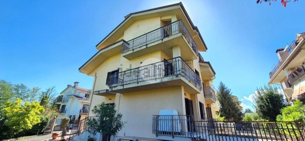 casa indipendente in vendita a Frosinone