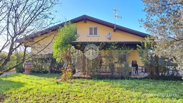 casa indipendente in vendita a Frosinone