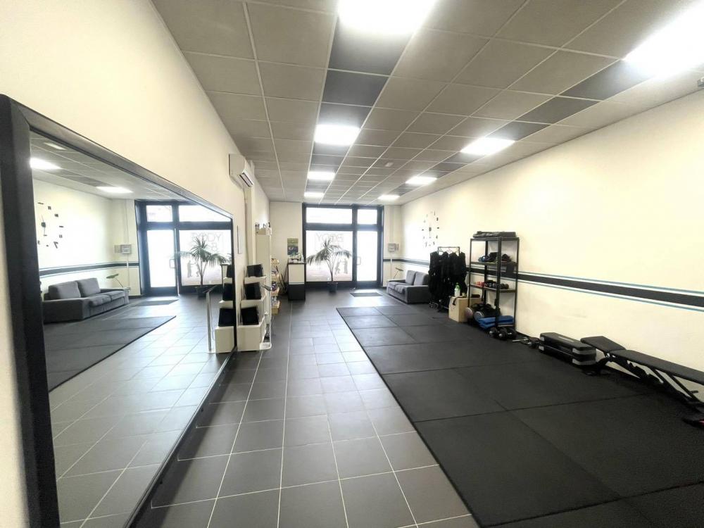 locale commerciale in vendita a Frosinone