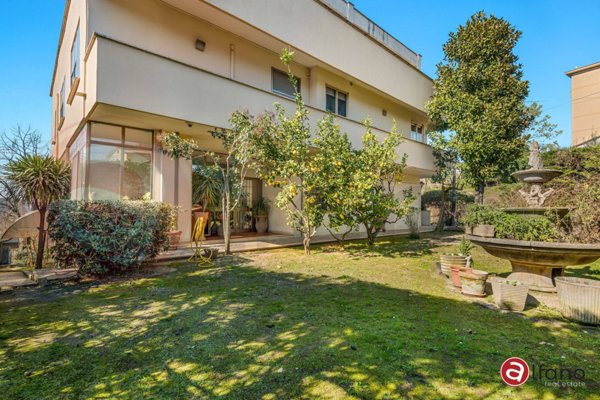 casa indipendente in vendita a Frosinone