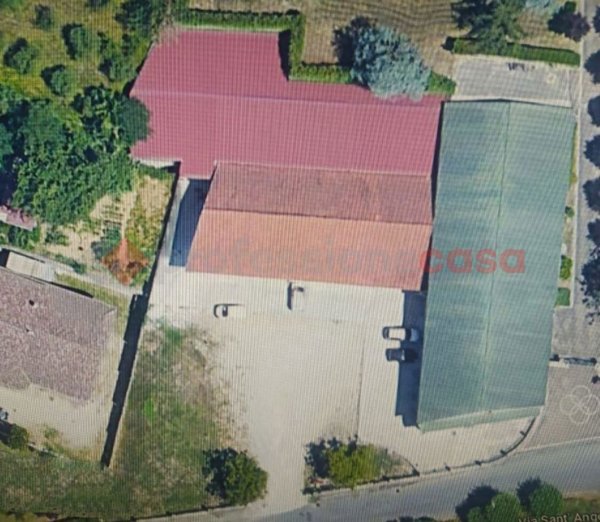 locale di sgombero in vendita a Frosinone